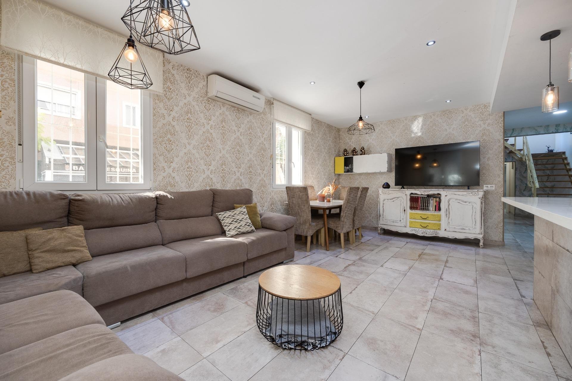 Herverkoop - Town House -
Torrevieja - Centro