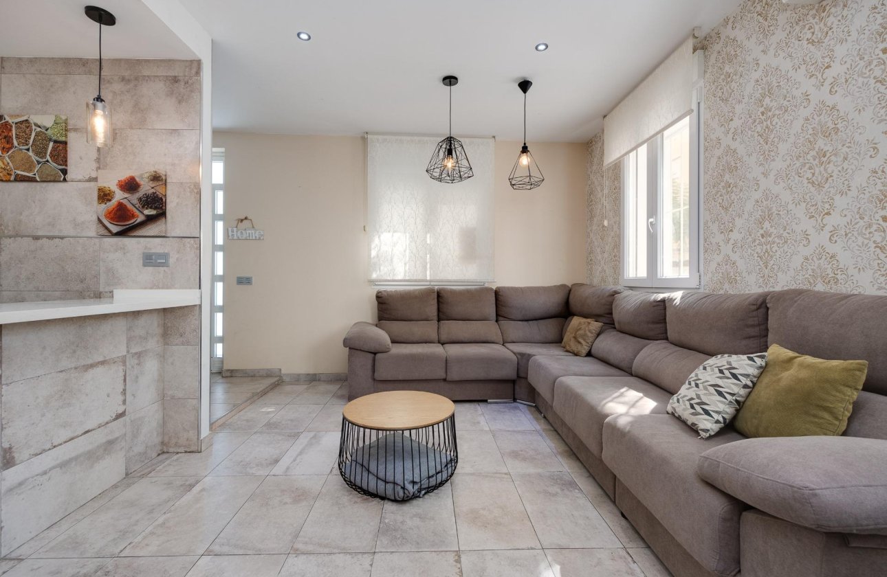 Herverkoop - Town House -
Torrevieja - Centro