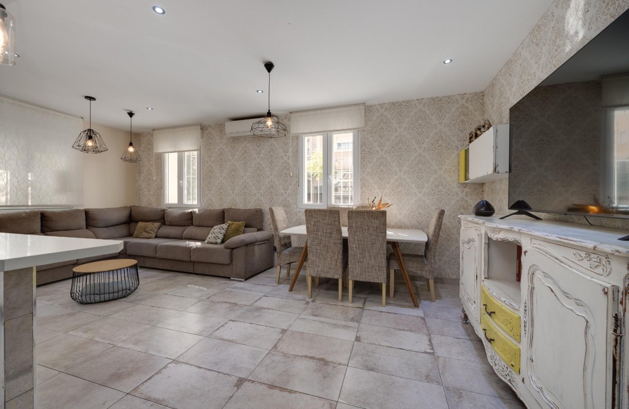 Herverkoop - Town House -
Torrevieja - Centro