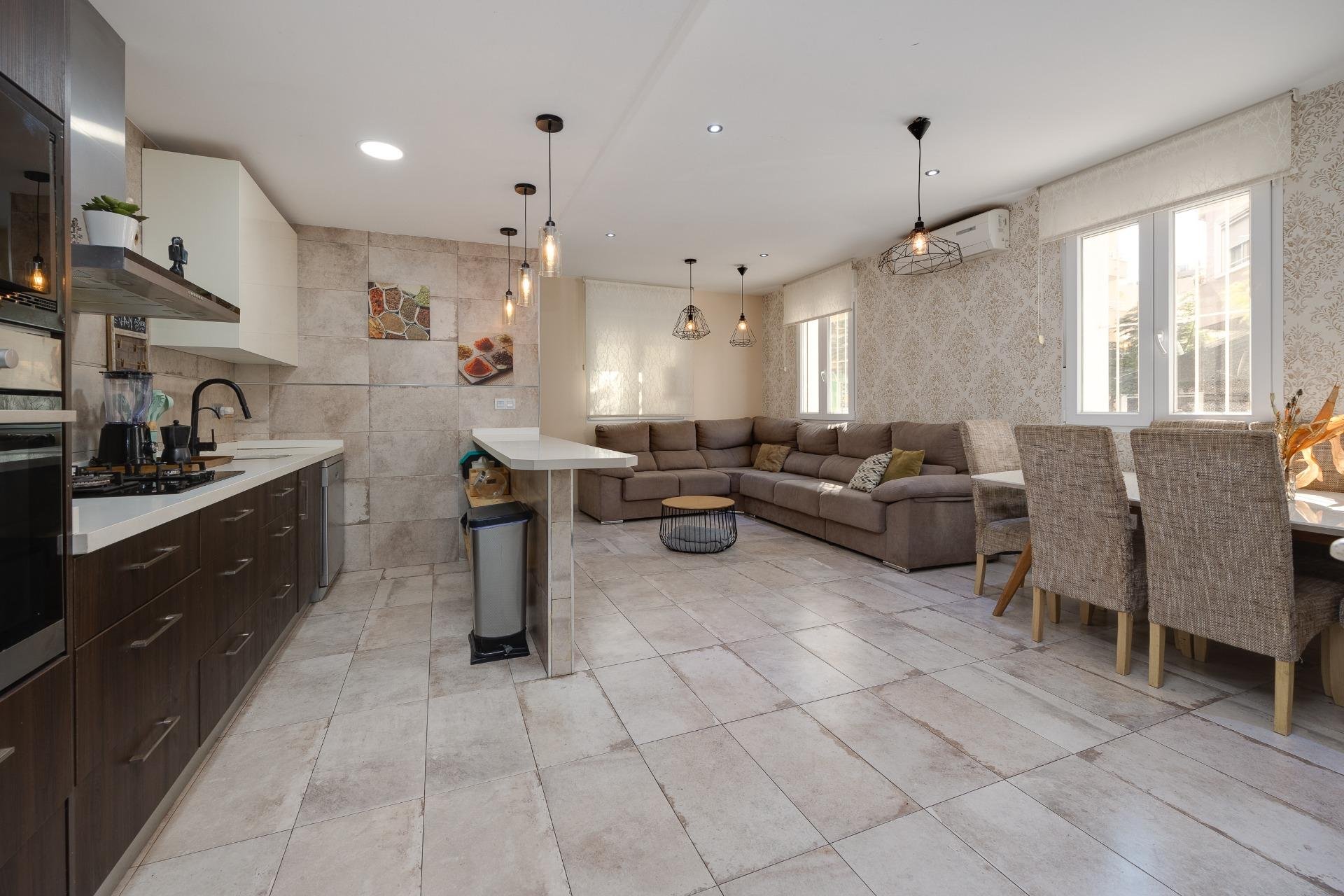 Herverkoop - Town House -
Torrevieja - Centro