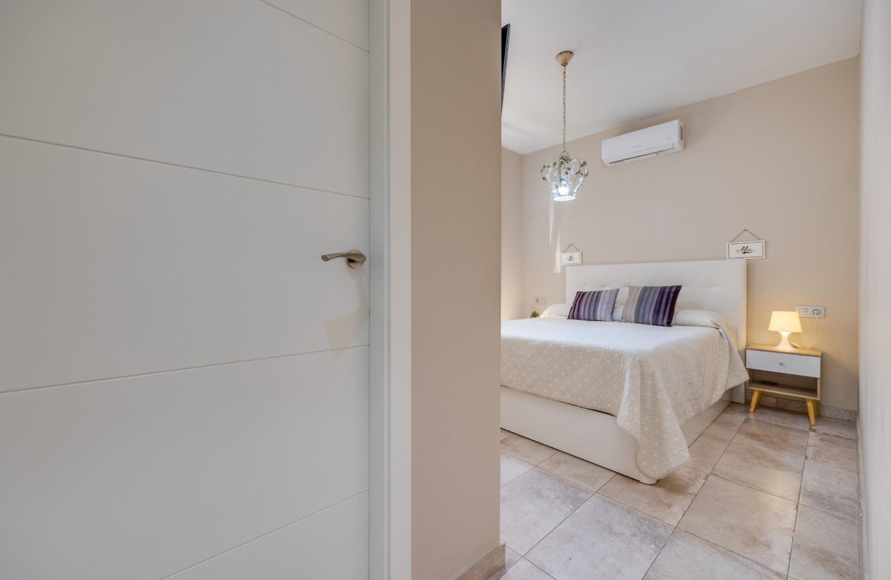 Herverkoop - Town House -
Torrevieja - Centro