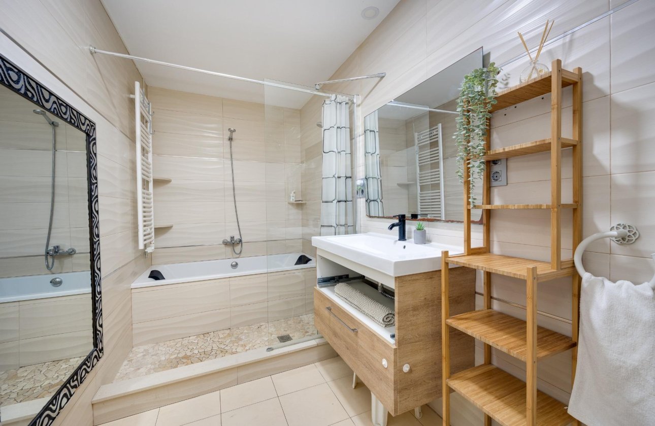 Herverkoop - Town House -
Torrevieja - Centro