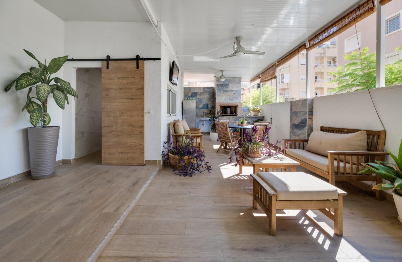 Herverkoop - Town House -
Torrevieja - Centro