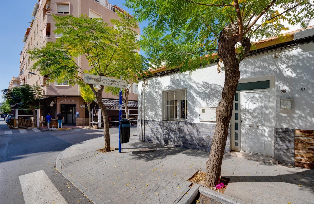 Herverkoop - Town House -
Torrevieja - Centro