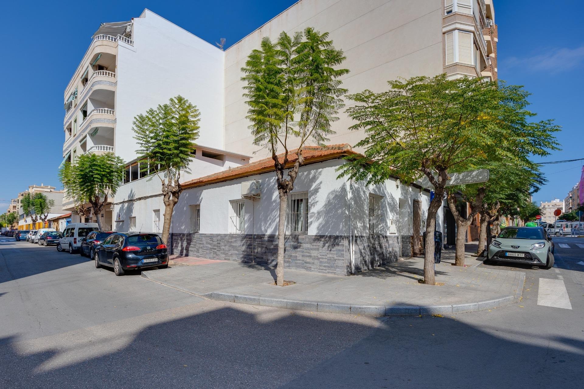 Herverkoop - Town House -
Torrevieja - Centro