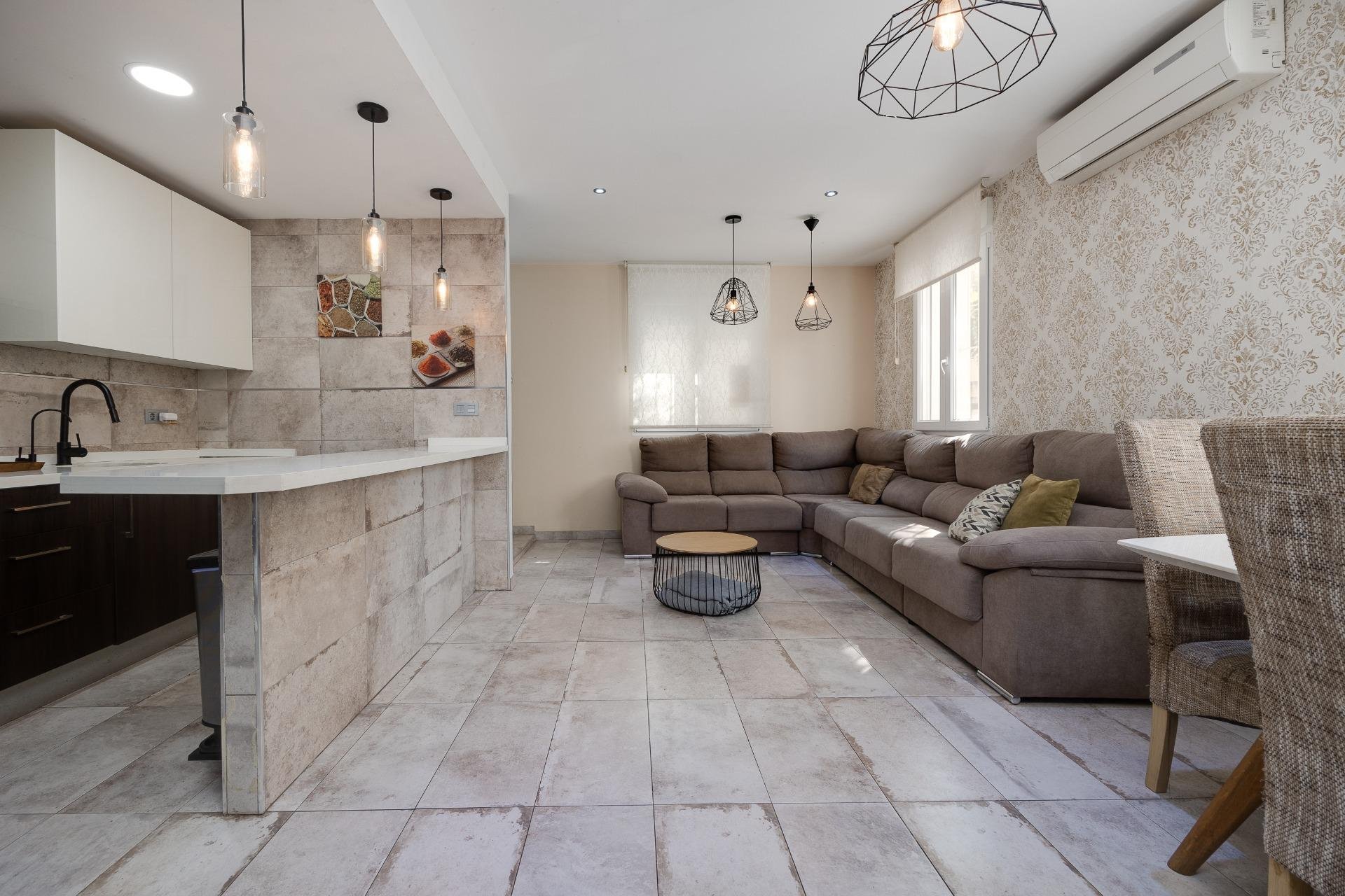 Herverkoop - Town House -
Torrevieja - Centro