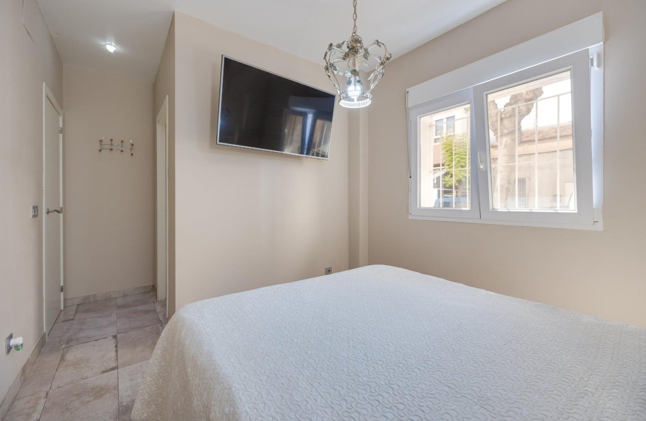Herverkoop - Town House -
Torrevieja - Centro