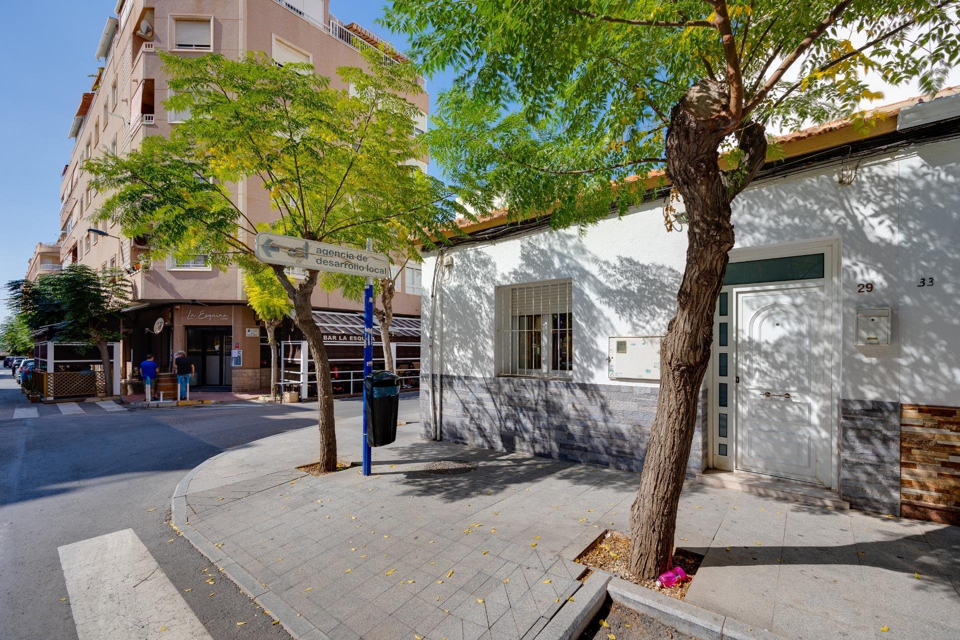 Herverkoop - Town House -
Torrevieja - Centro