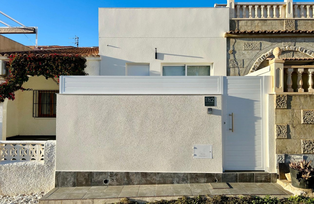 Herverkoop - Town House -
Torrevieja - Costa Blanca