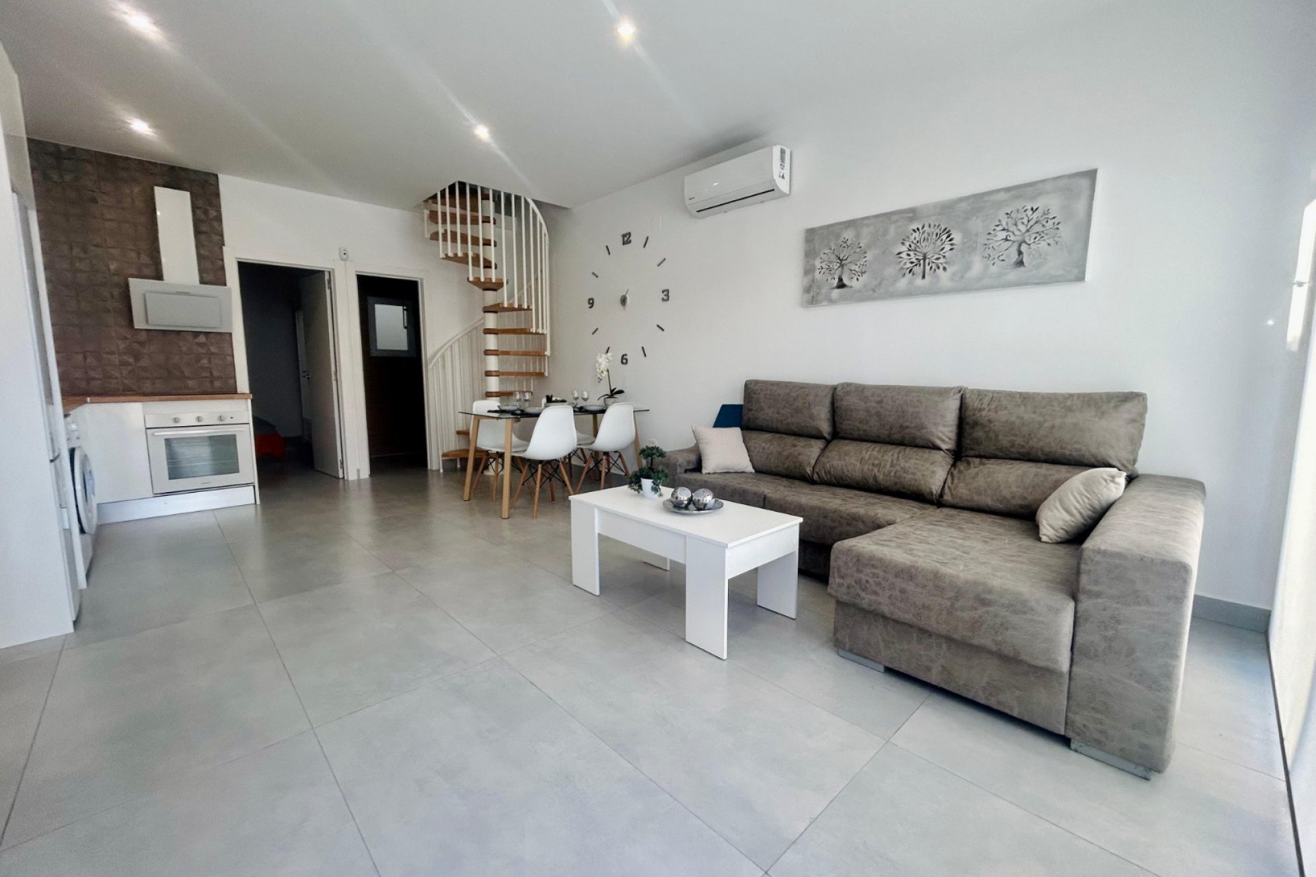 Herverkoop - Town House -
Torrevieja - Costa Blanca