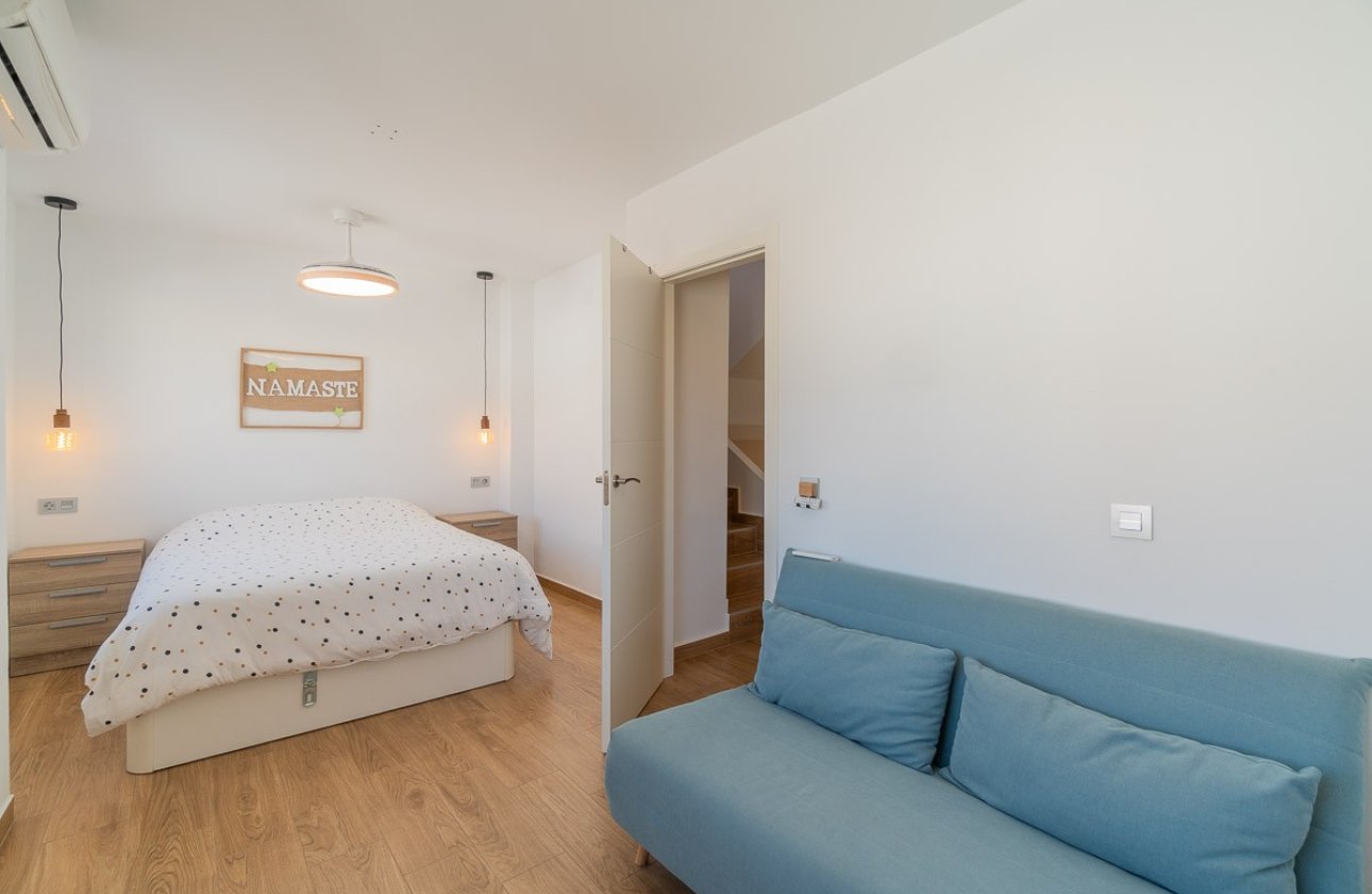 Herverkoop - Town House -
Torrevieja - Costa Blanca