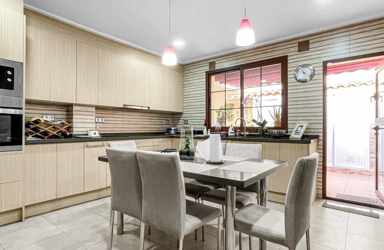 Herverkoop - Town House -
Torrevieja - Costa Blanca