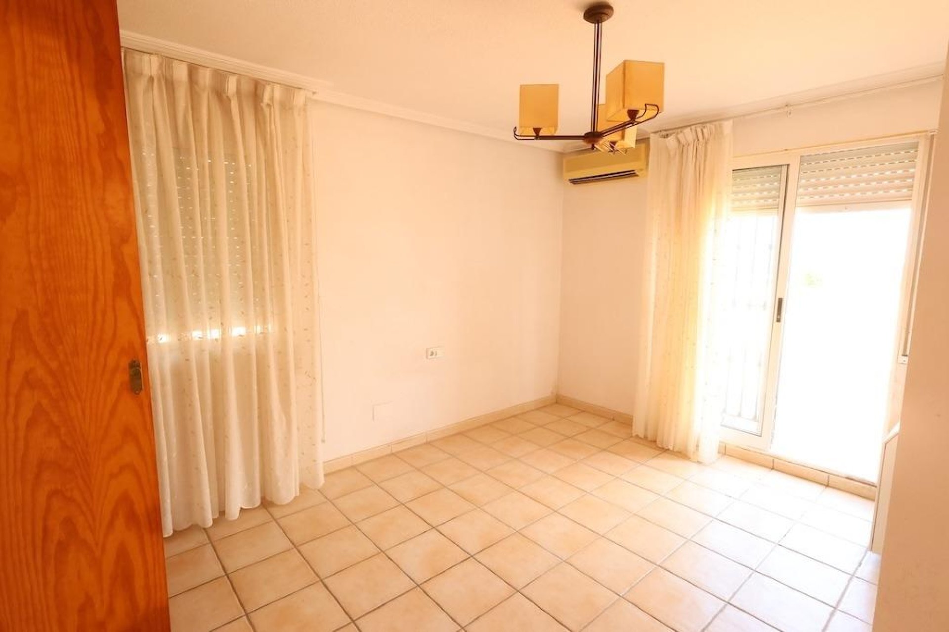 Herverkoop - Town House -
Torrevieja - Costa Blanca