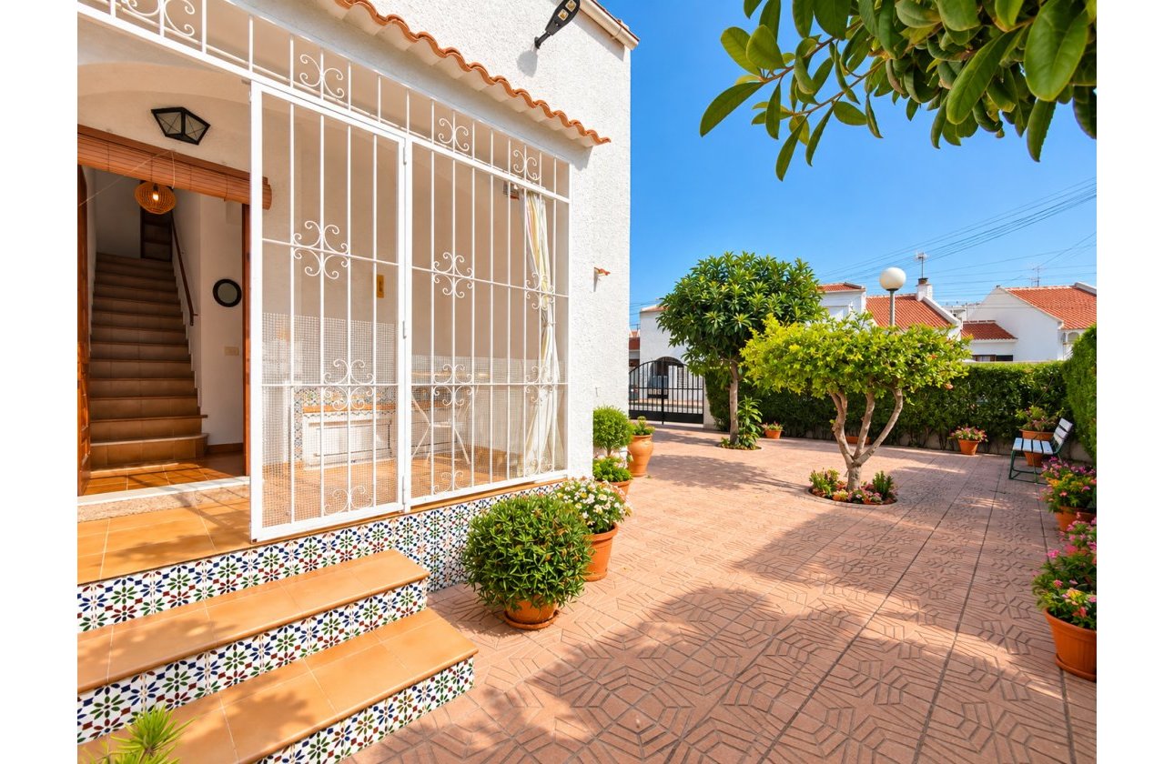 Herverkoop - Town House -
Torrevieja - Costa Blanca