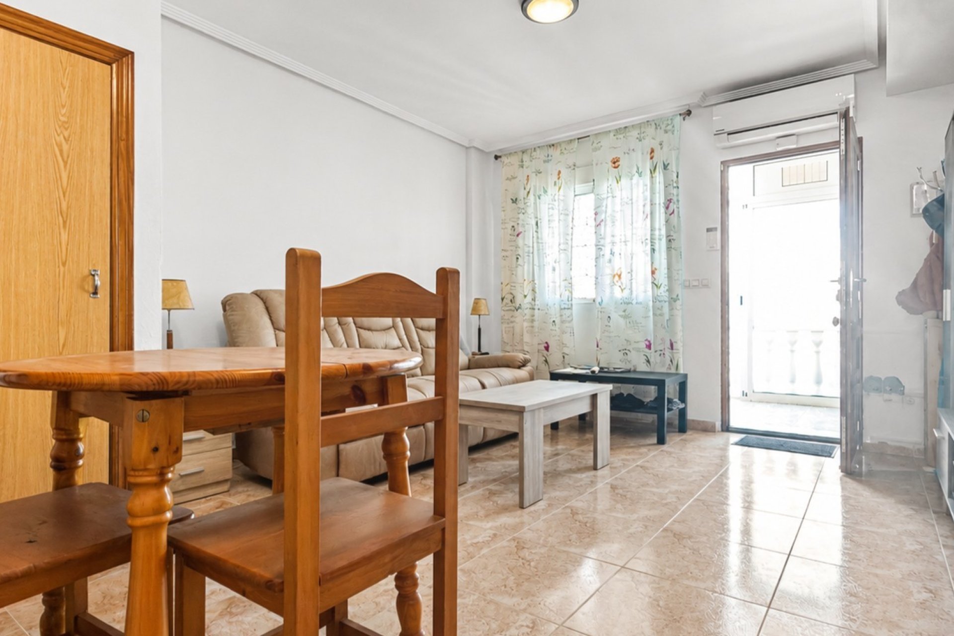 Herverkoop - Town House -
Torrevieja - Costa Blanca