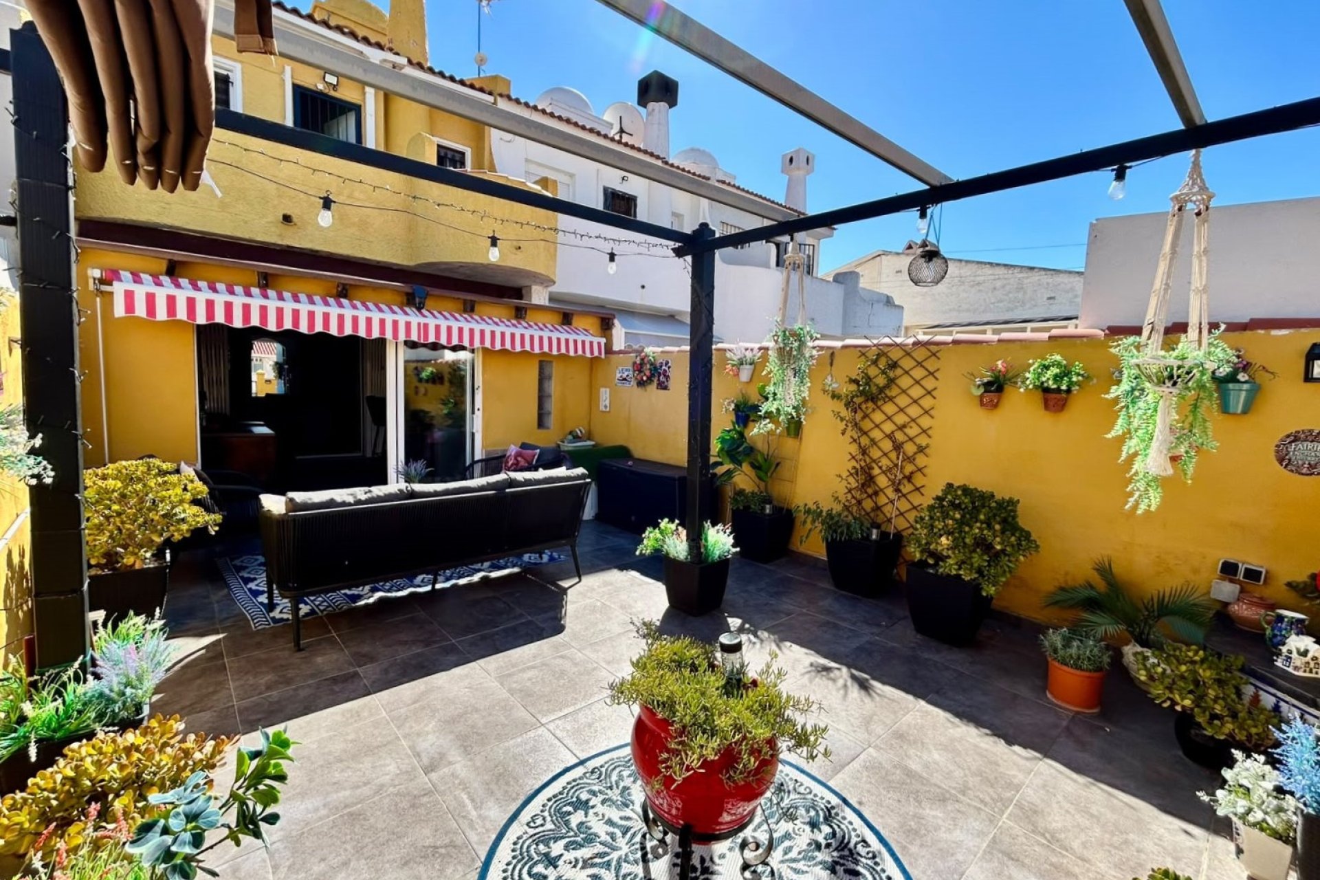 Herverkoop - Town House -
Torrevieja - Costa Blanca