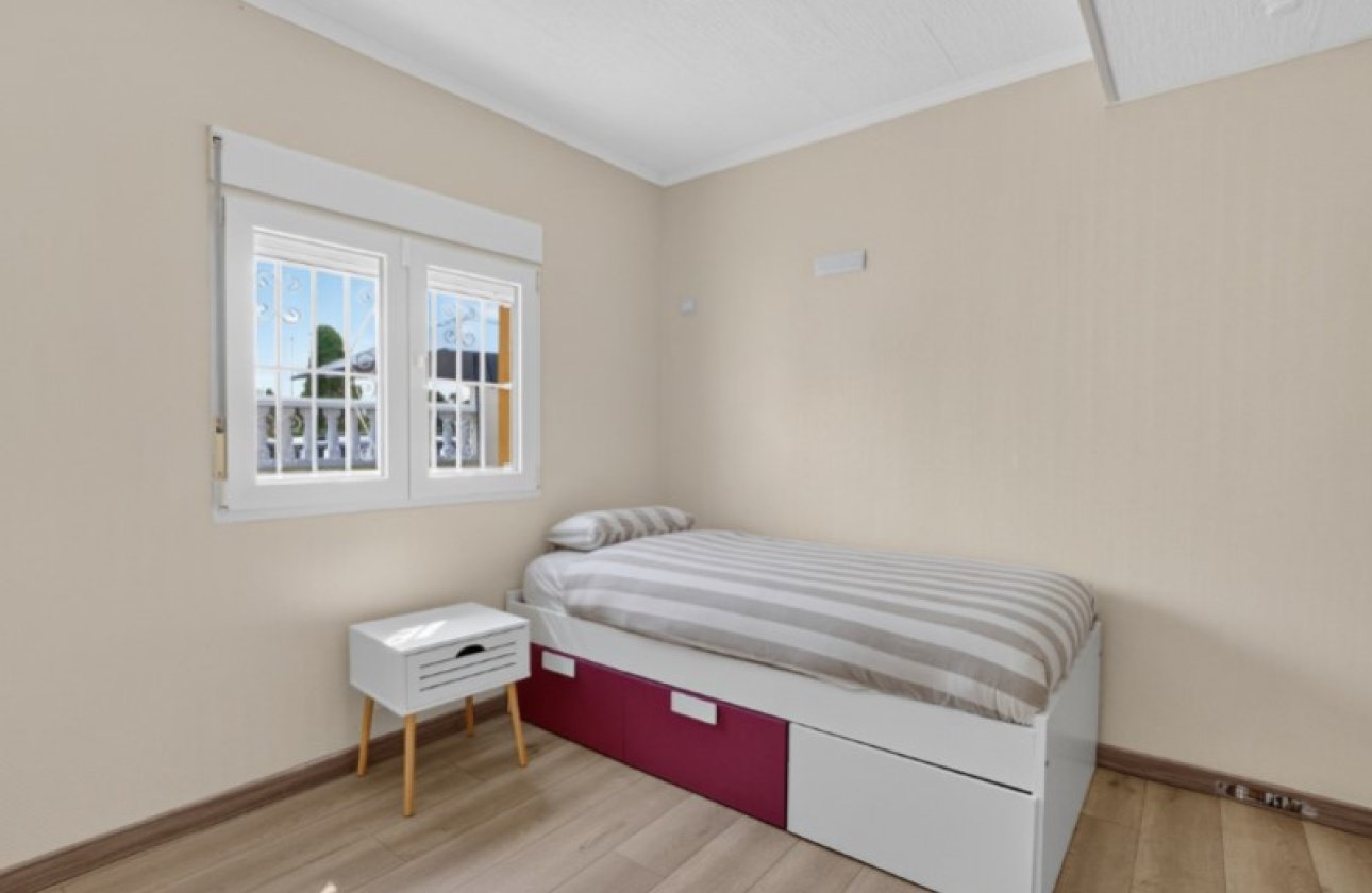 Herverkoop - Town House -
Torrevieja - Costa Blanca