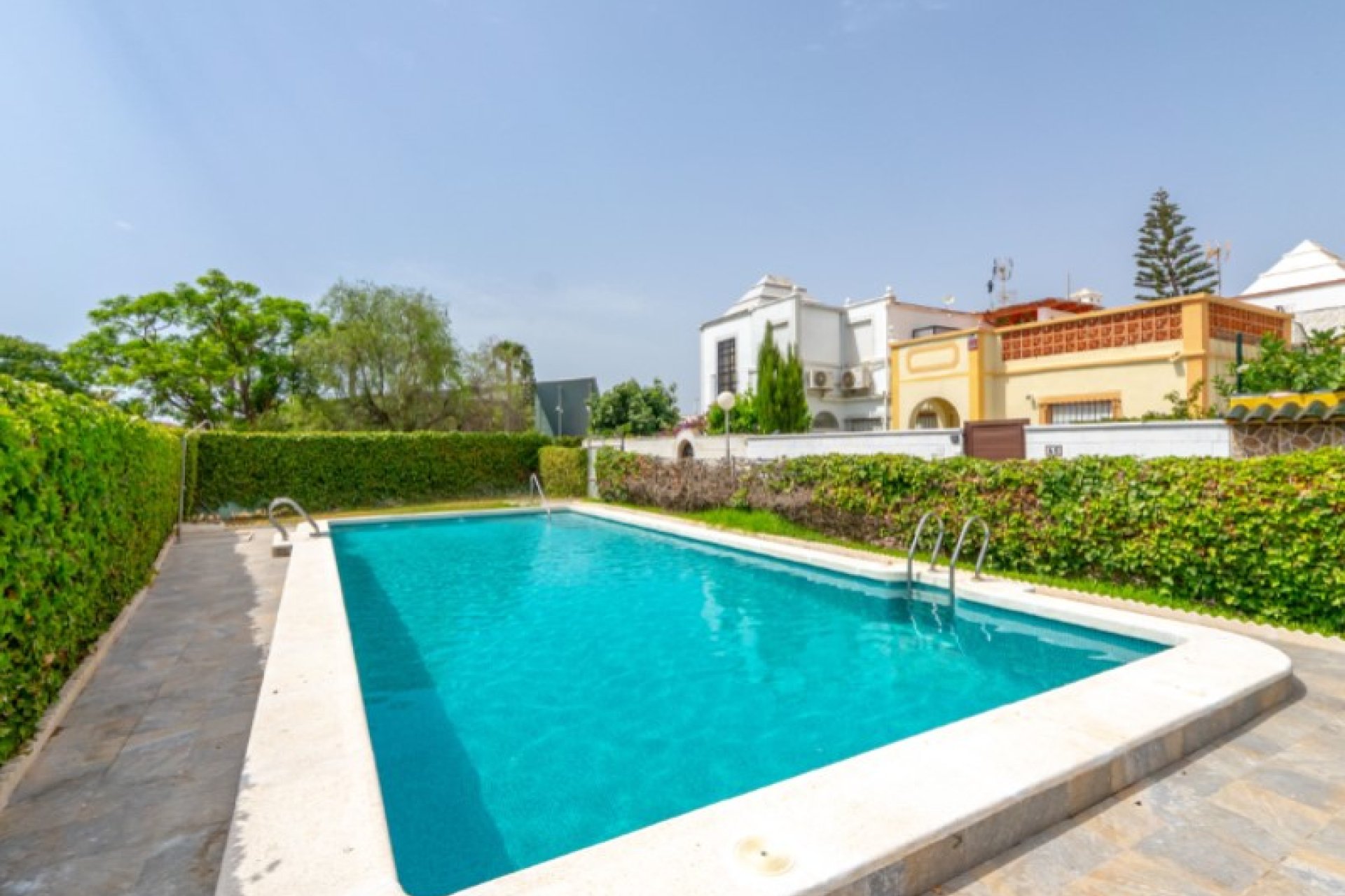 Herverkoop - Town House -
Torrevieja - Costa Blanca