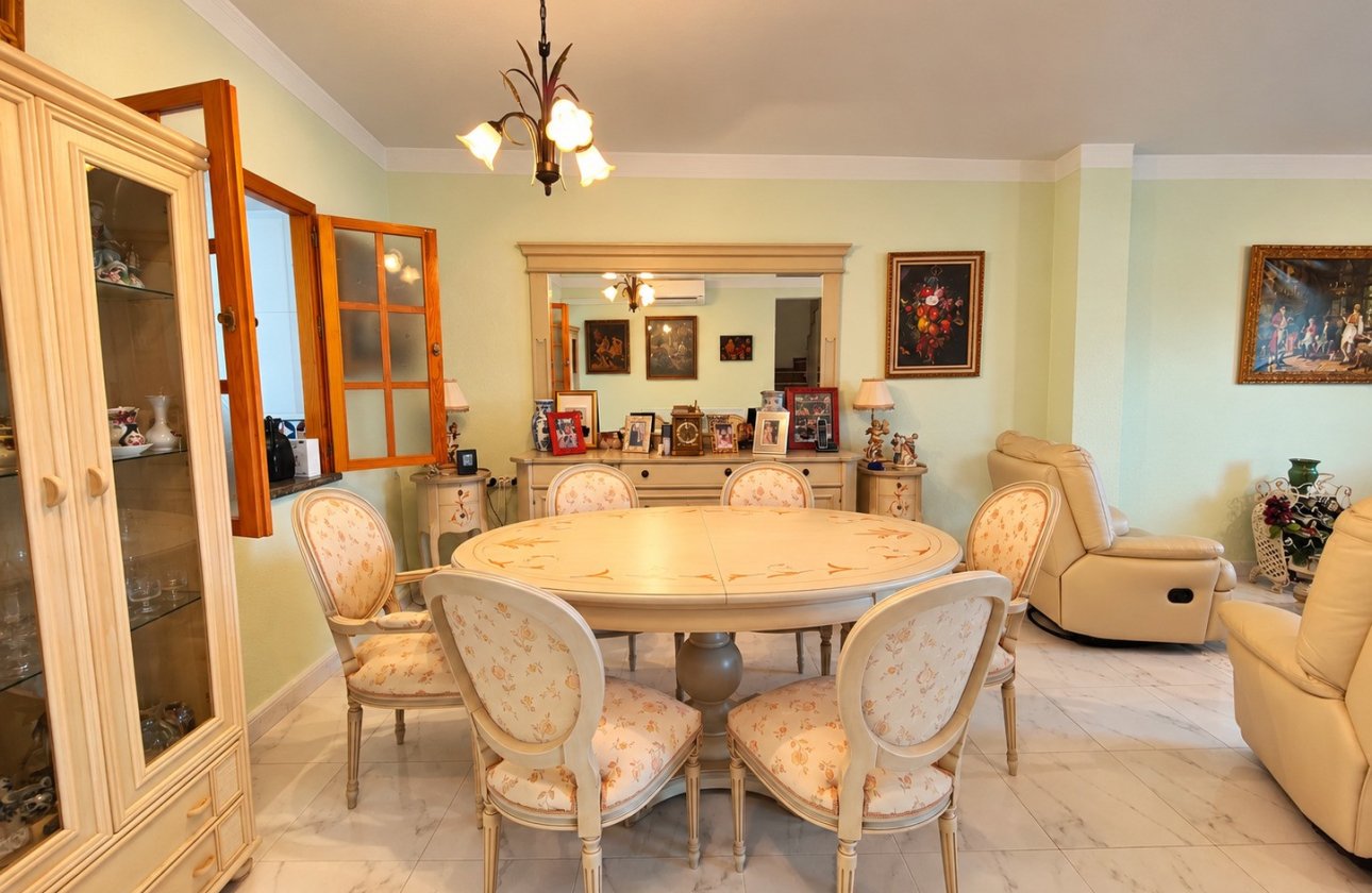 Herverkoop - Town House -
Torrevieja - Costa Blanca