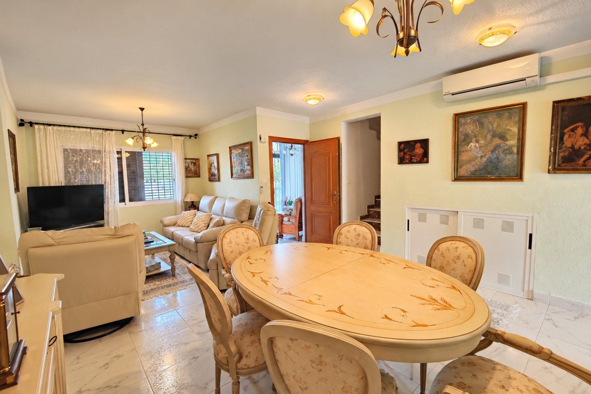 Herverkoop - Town House -
Torrevieja - Costa Blanca
