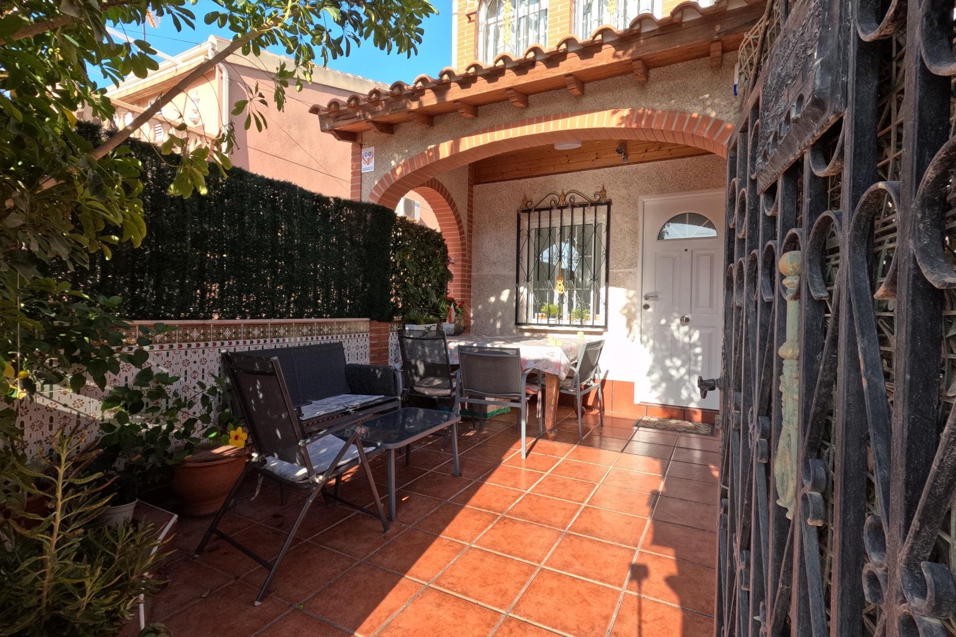 Herverkoop - Town House -
Torrevieja - El Acequión - Los Náufragos