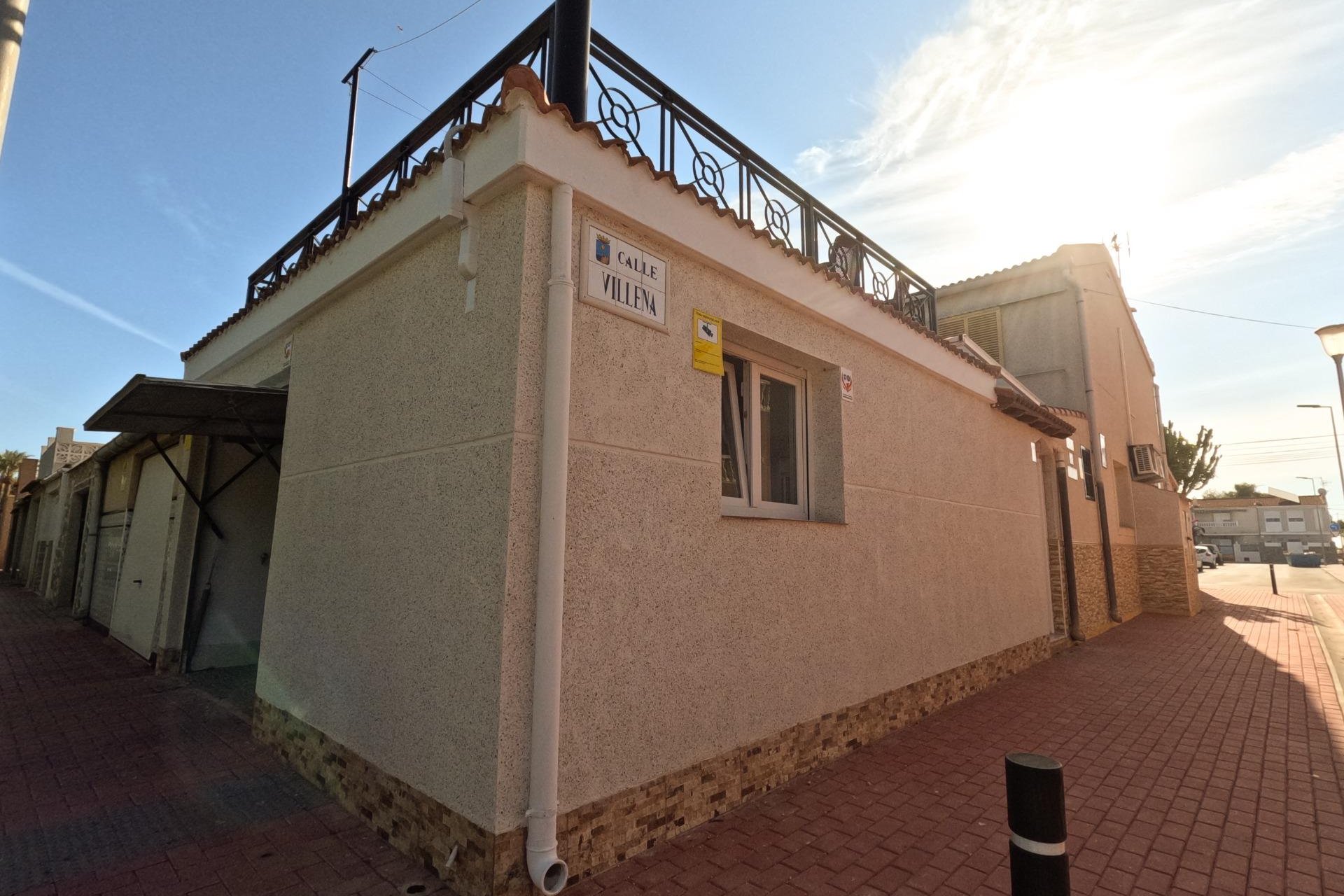 Herverkoop - Town House -
Torrevieja - El Acequión - Los Náufragos