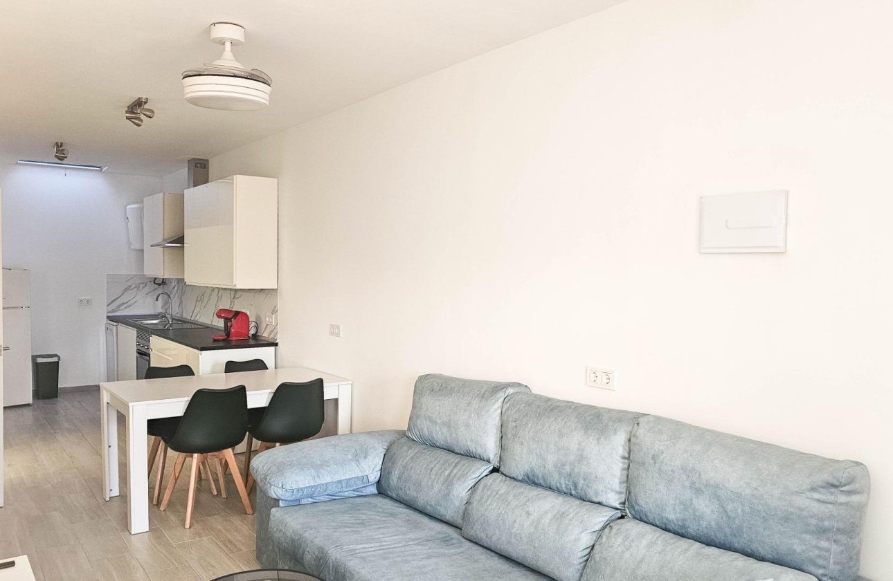 Herverkoop - Town House -
Torrevieja - El Limonar