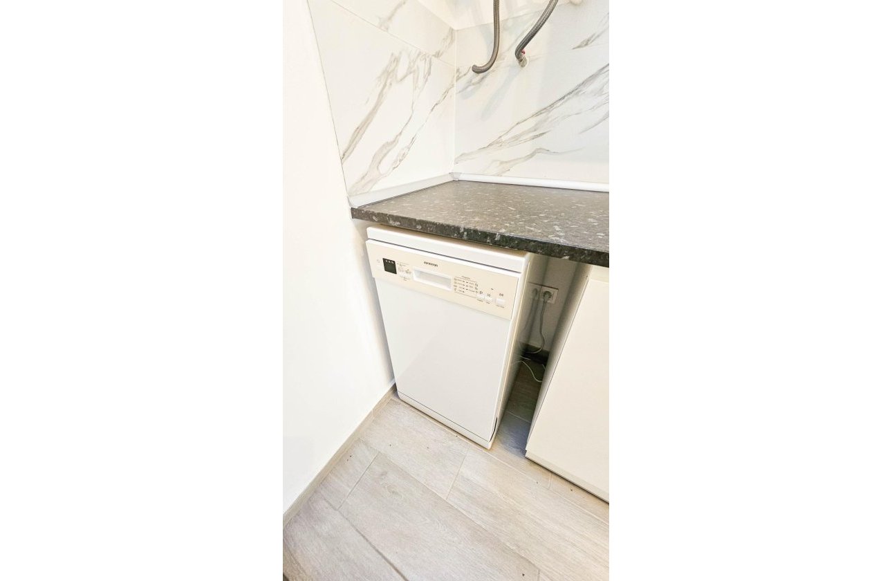 Herverkoop - Town House -
Torrevieja - El Limonar