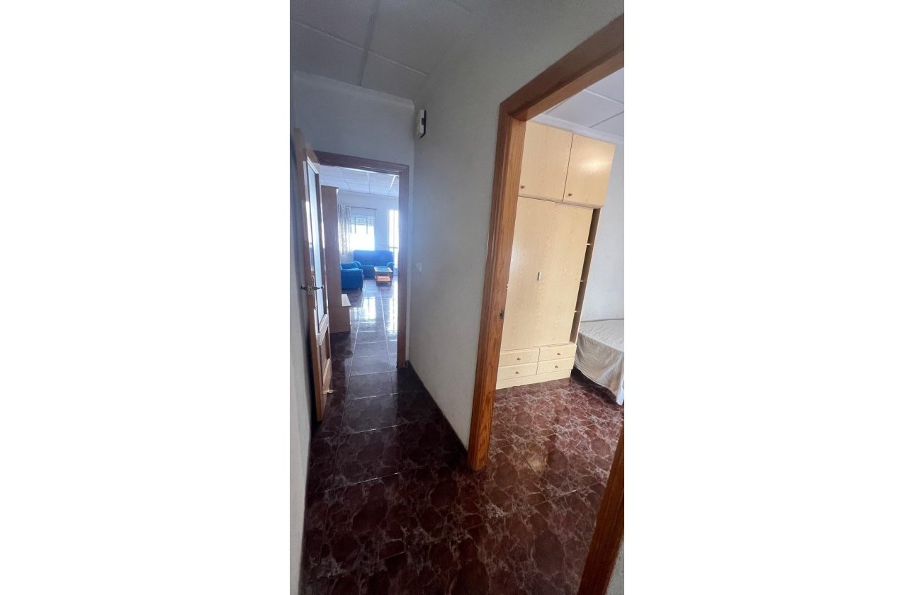 Herverkoop - Town House -
Torrevieja - Estacion De Autobuses