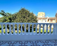 Herverkoop - Town House -
Torrevieja - Estacion De Autobuses