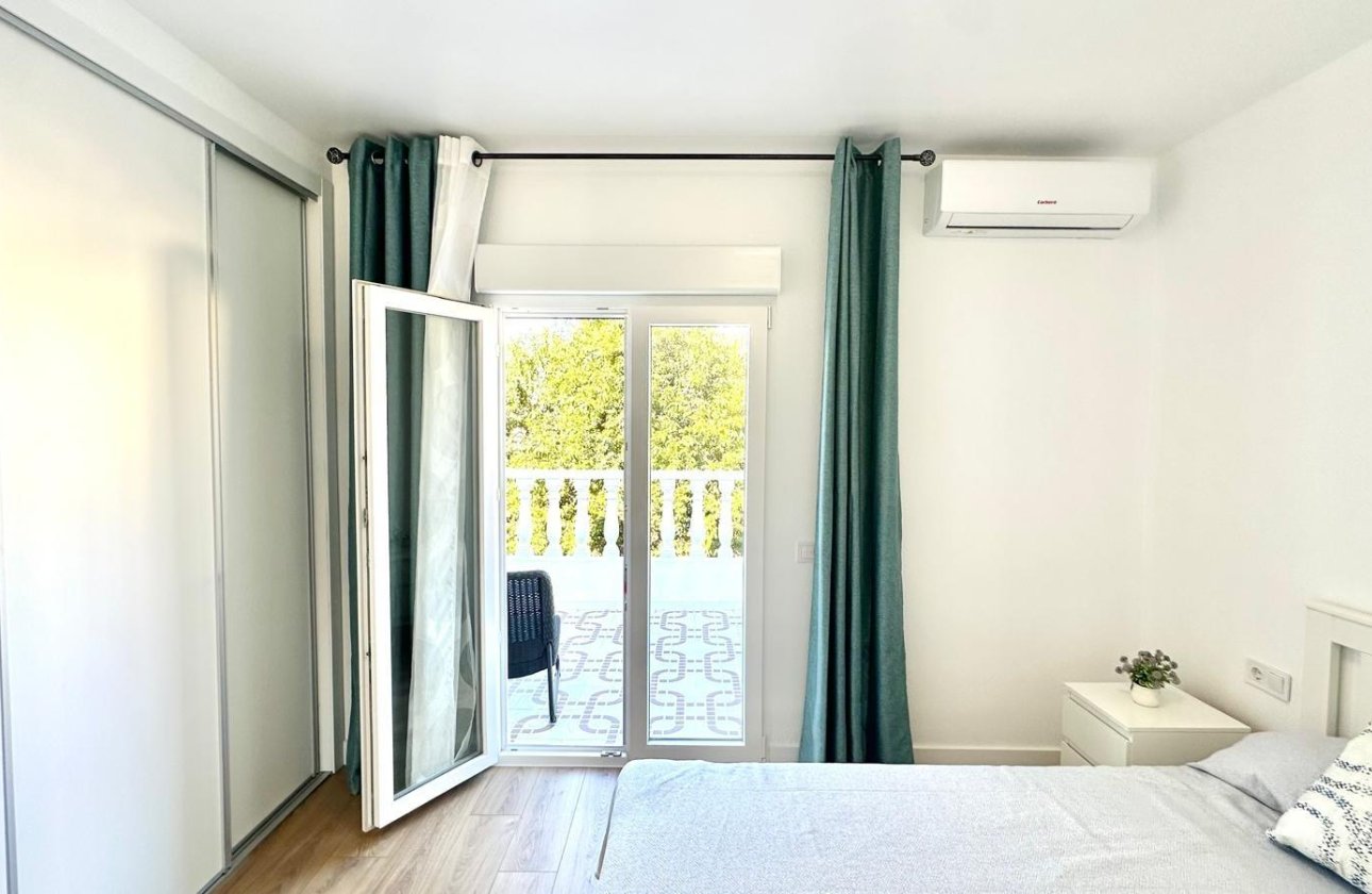 Herverkoop - Town House -
Torrevieja - Estacion De Autobuses