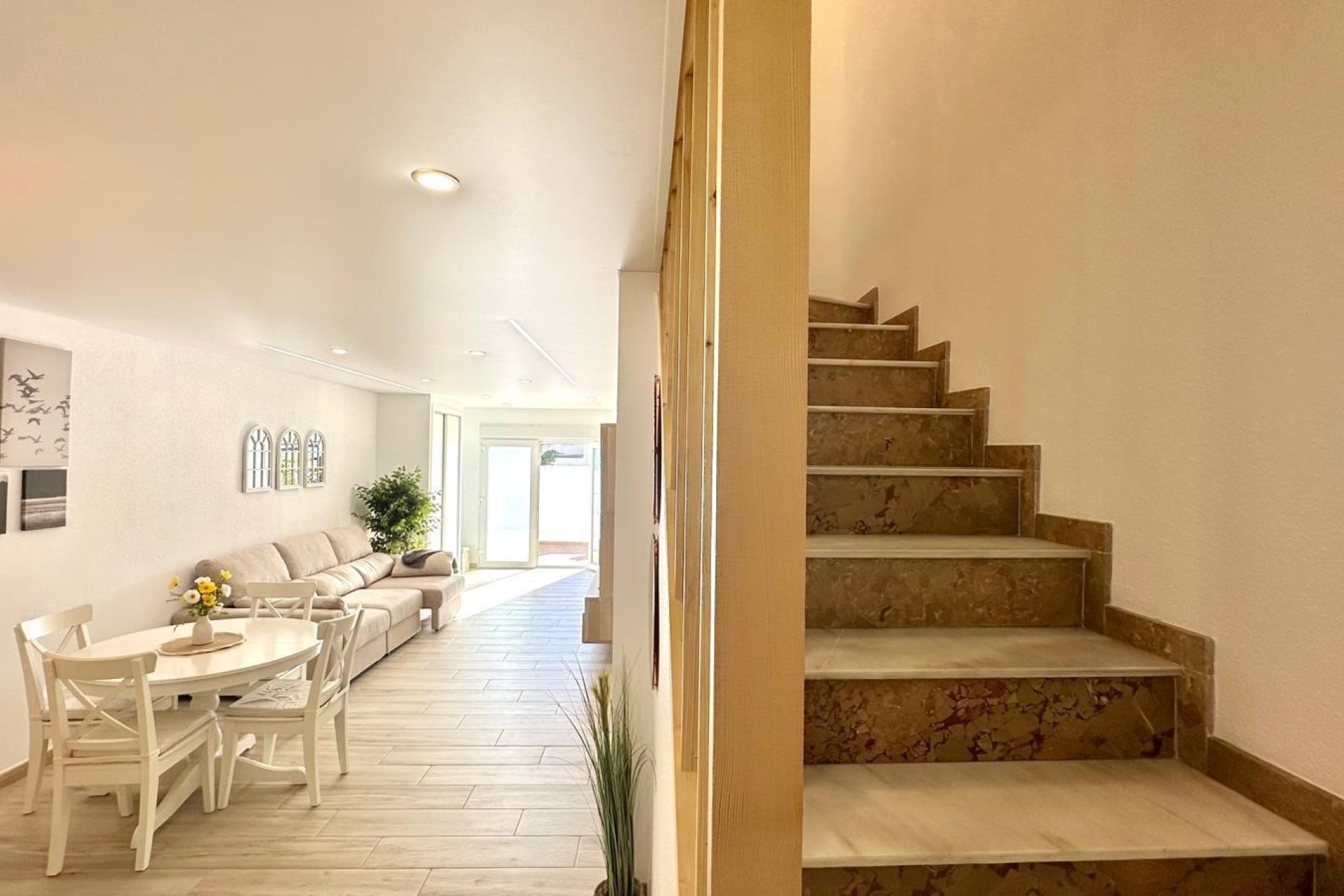 Herverkoop - Town House -
Torrevieja - Estacion De Autobuses