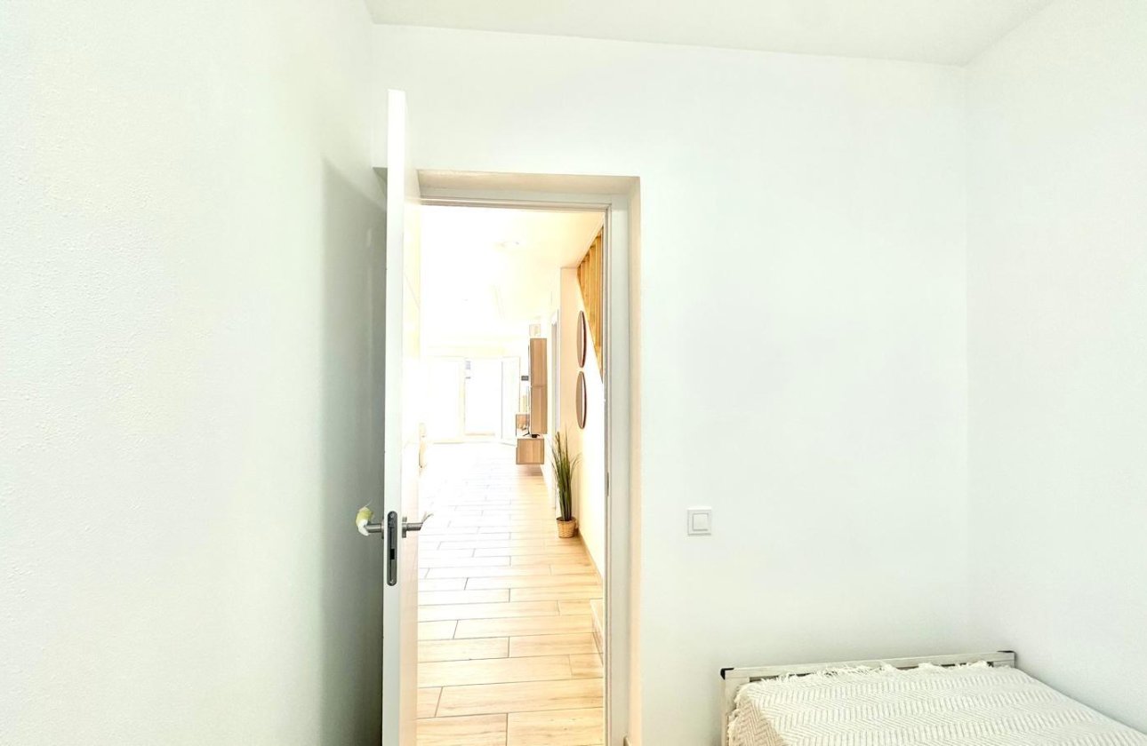 Herverkoop - Town House -
Torrevieja - Estacion De Autobuses