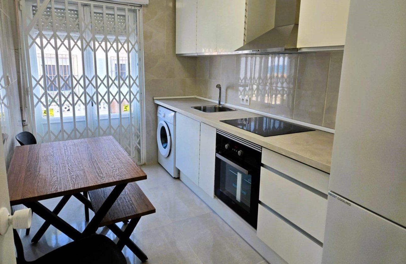 Herverkoop - Town House -
Torrevieja - La Mata