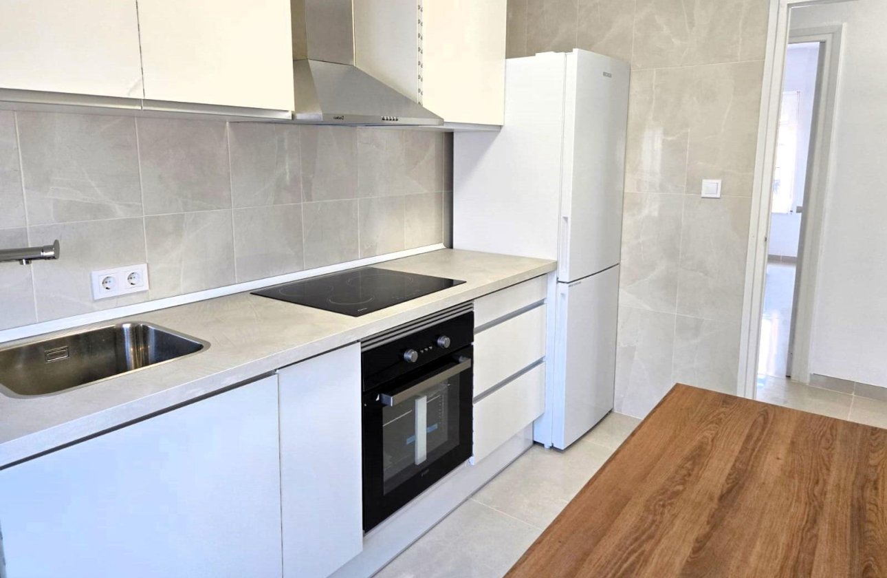 Herverkoop - Town House -
Torrevieja - La Mata