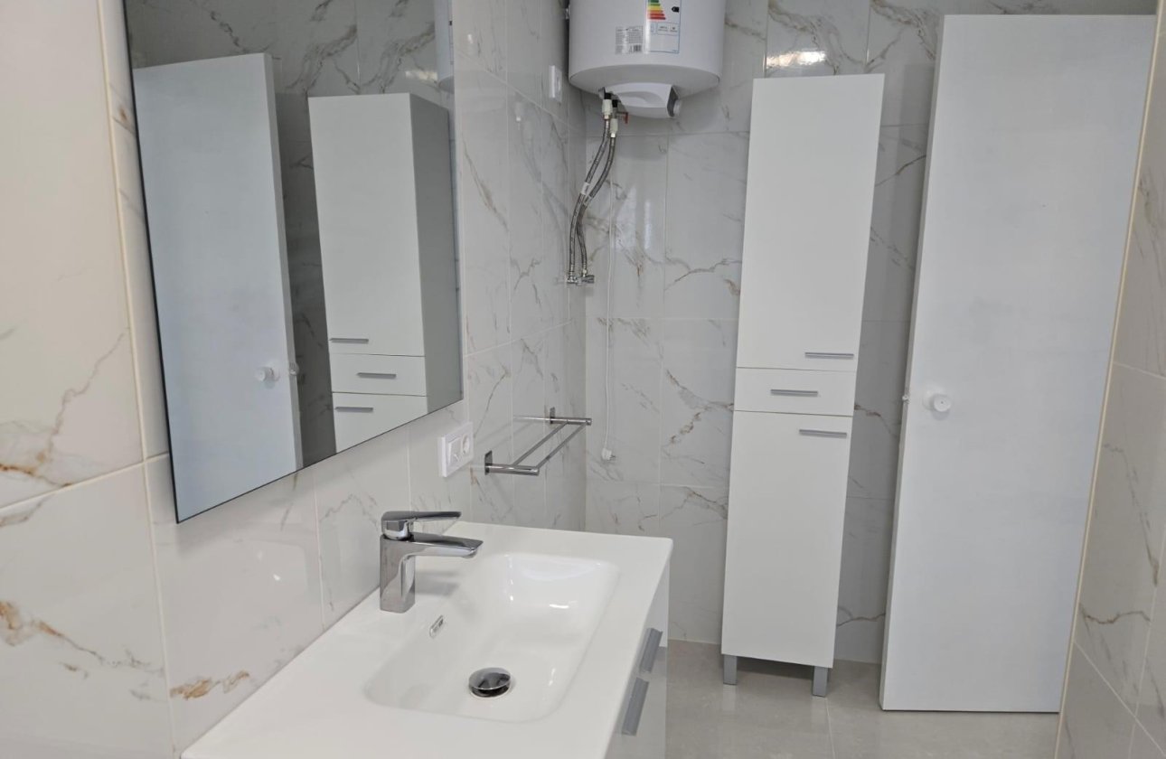 Herverkoop - Town House -
Torrevieja - La Mata