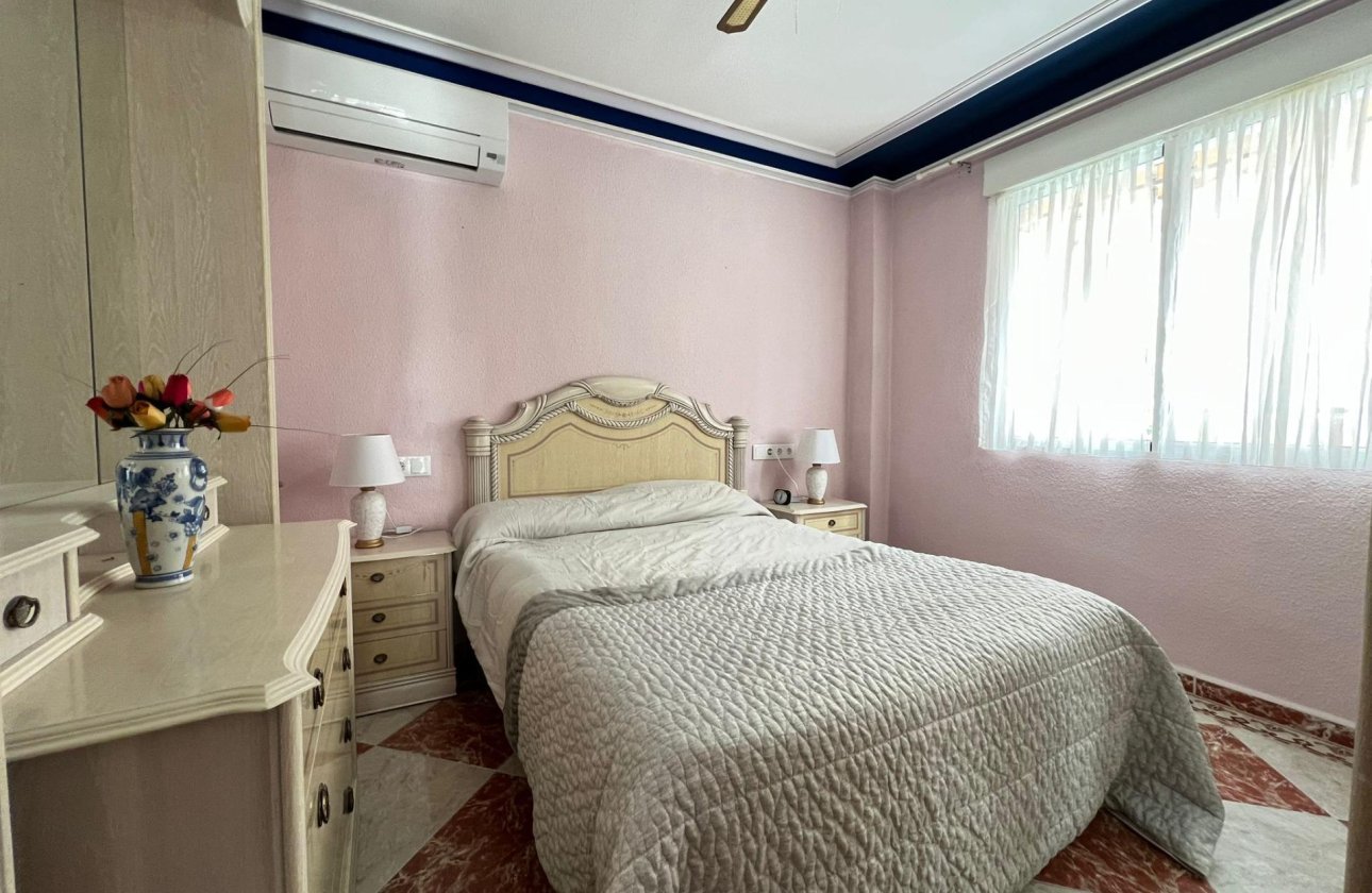 Herverkoop - Town House -
Torrevieja - La Mata