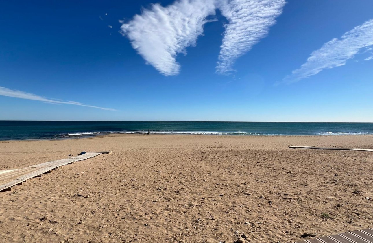 Herverkoop - Town House -
Torrevieja - La Mata