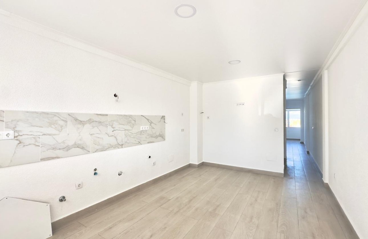 Herverkoop - Town House -
Torrevieja - La Mata