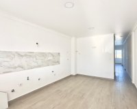 Herverkoop - Town House -
Torrevieja - La Mata