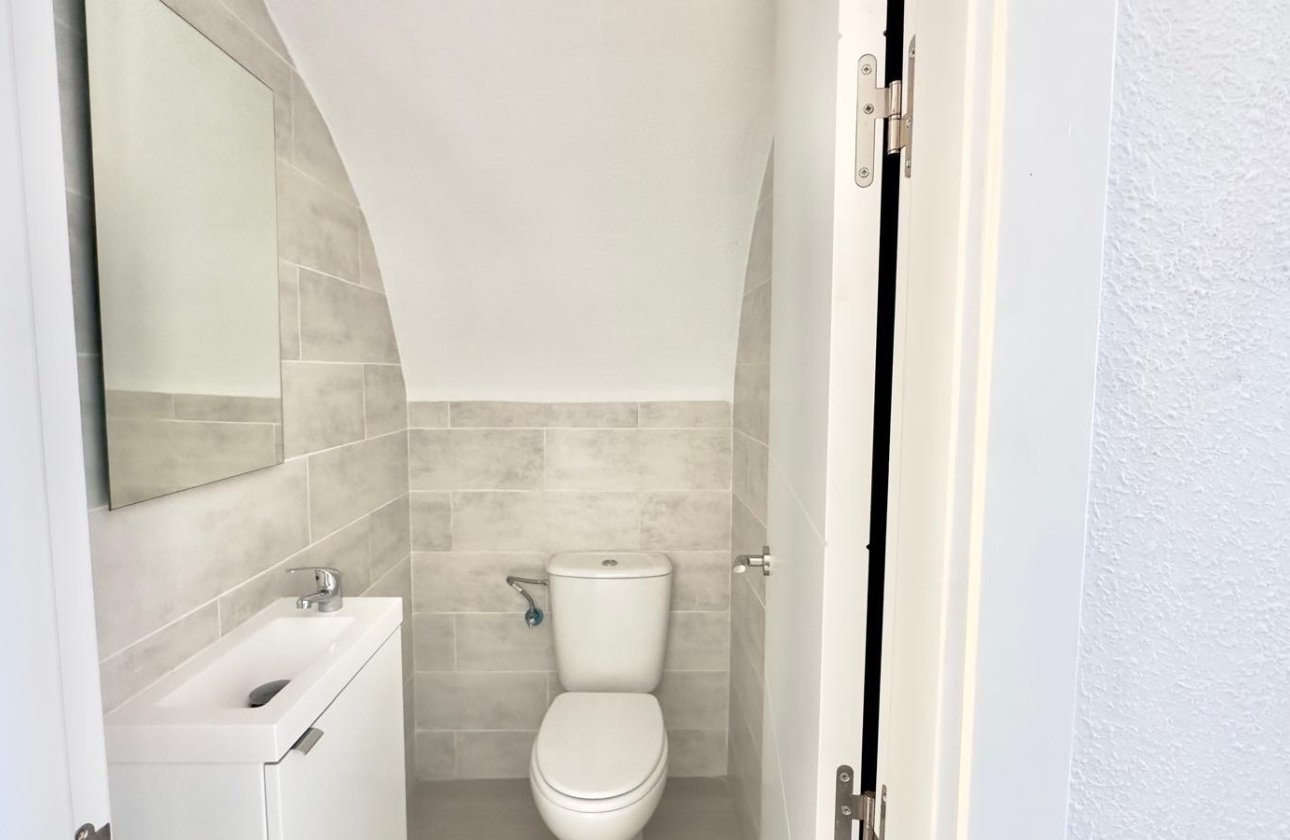 Herverkoop - Town House -
Torrevieja - La Mata