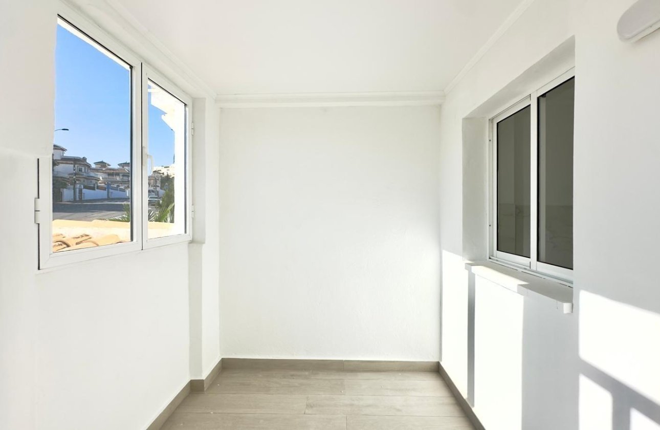 Herverkoop - Town House -
Torrevieja - La Mata