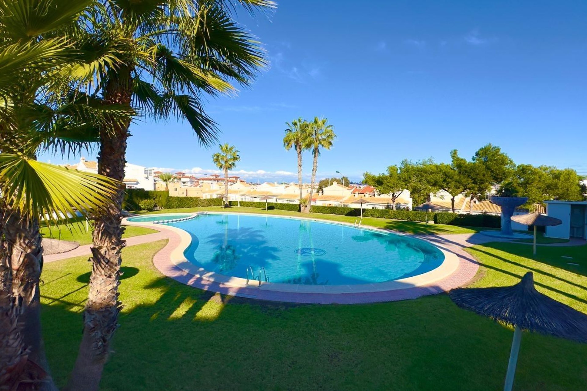 Herverkoop - Town House -
Torrevieja - La Mata