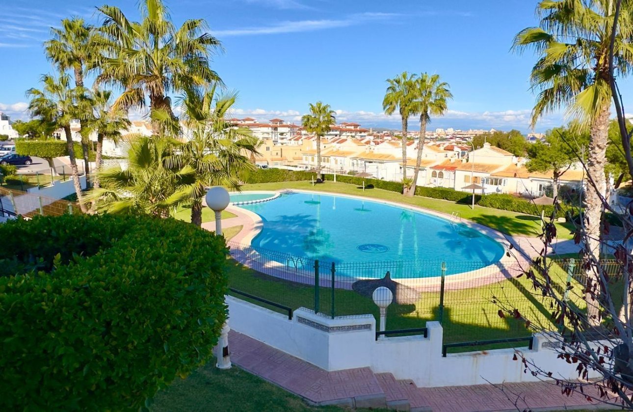Herverkoop - Town House -
Torrevieja - La Mata