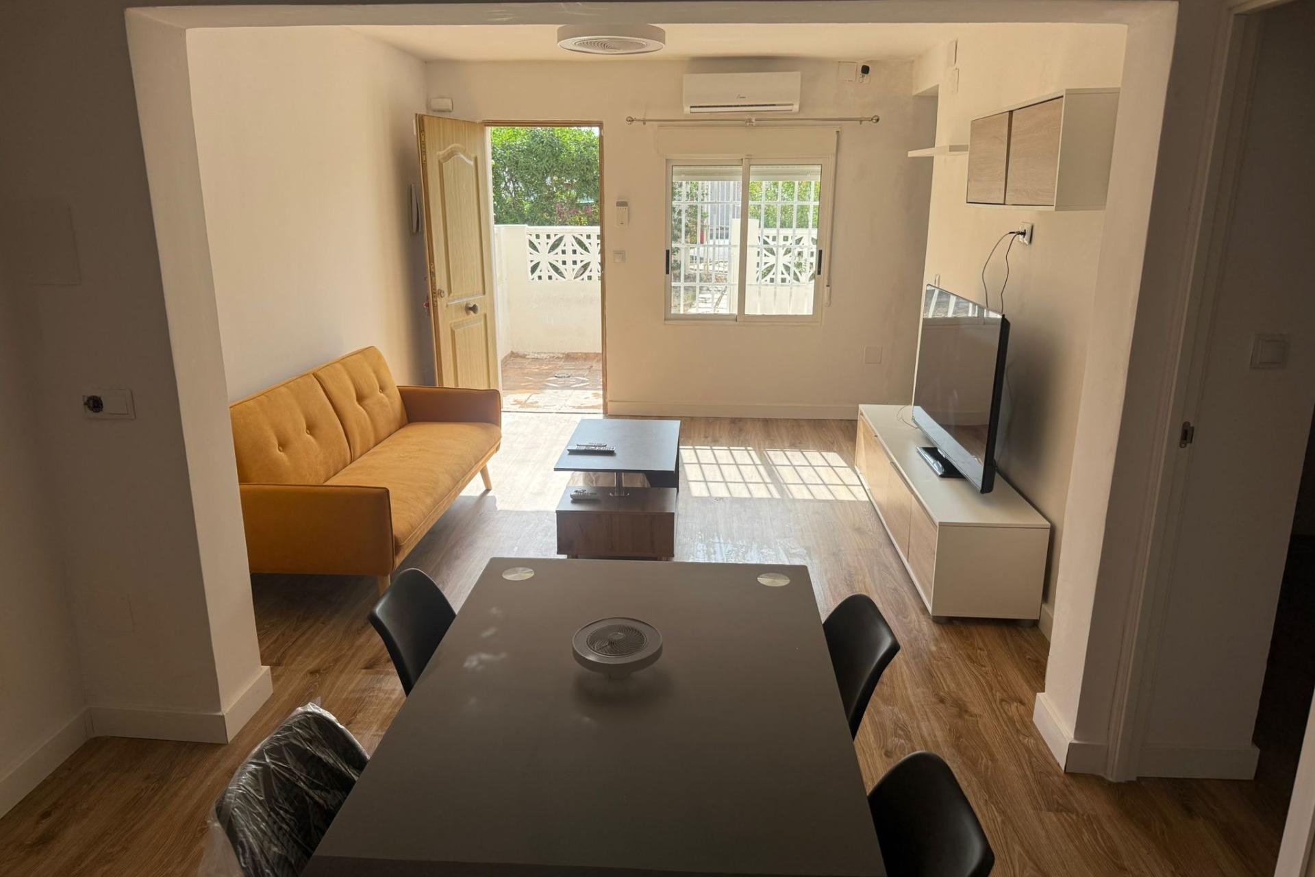 Herverkoop - Town House -
Torrevieja - La Siesta - El Salado - Torreta