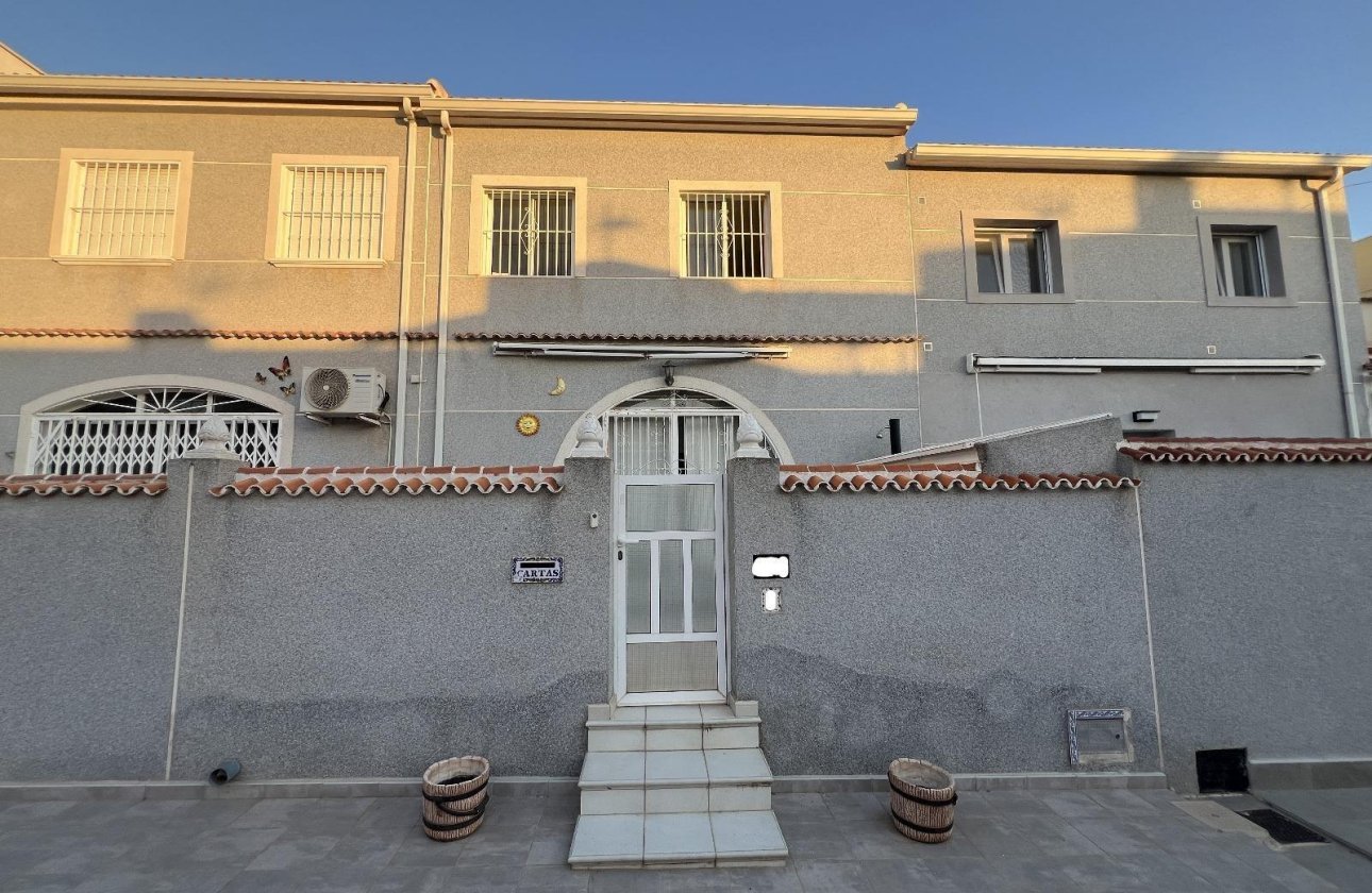 Herverkoop - Town House -
Torrevieja - La Siesta - El Salado - Torreta