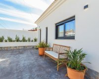 Herverkoop - Town House -
Torrevieja - La Siesta