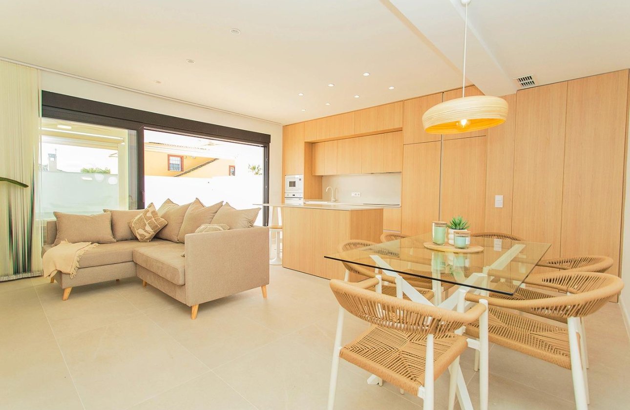 Herverkoop - Town House -
Torrevieja - La Siesta