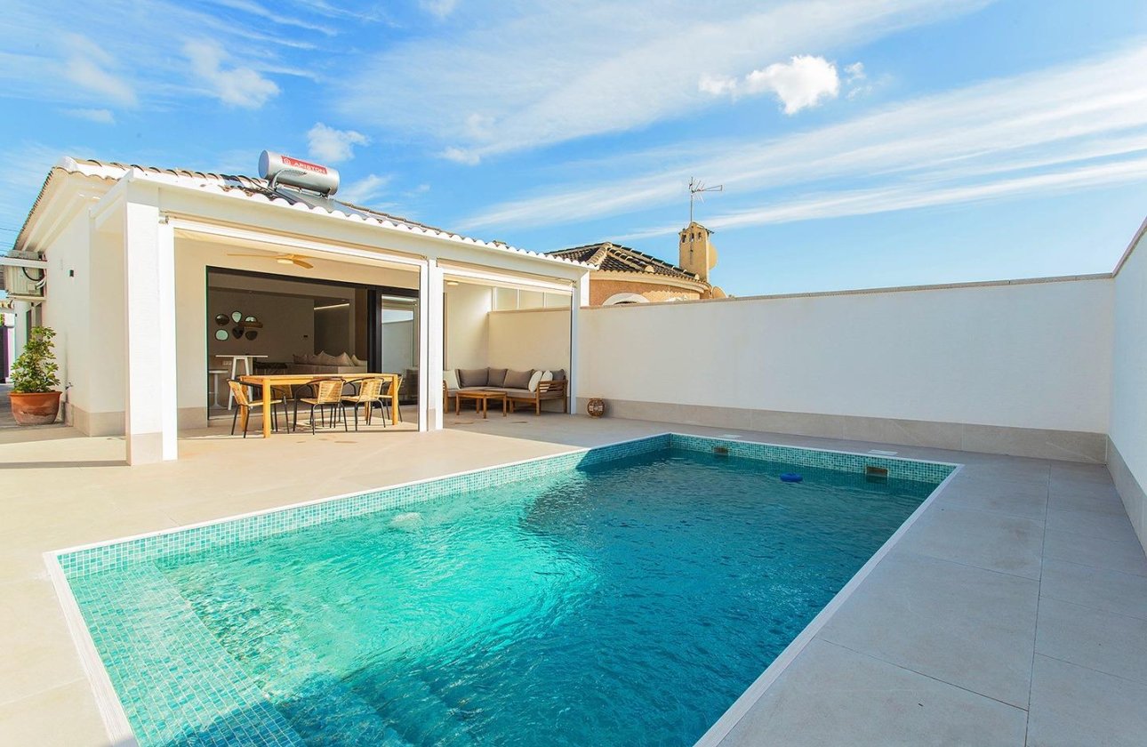 Herverkoop - Town House -
Torrevieja - La Siesta