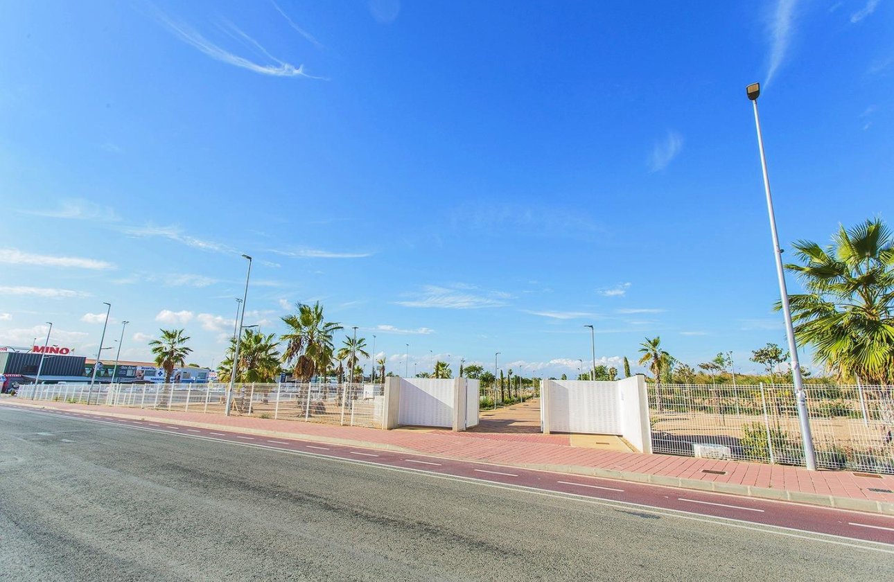 Herverkoop - Town House -
Torrevieja - La Siesta